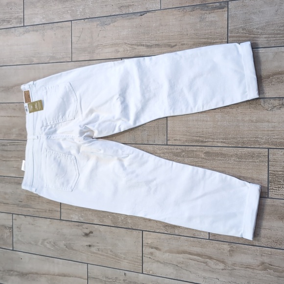 NWT Signature by Levis Distressed Cuffed Mid Rise Slim Boyfriend Denim - Picture 4 of 7